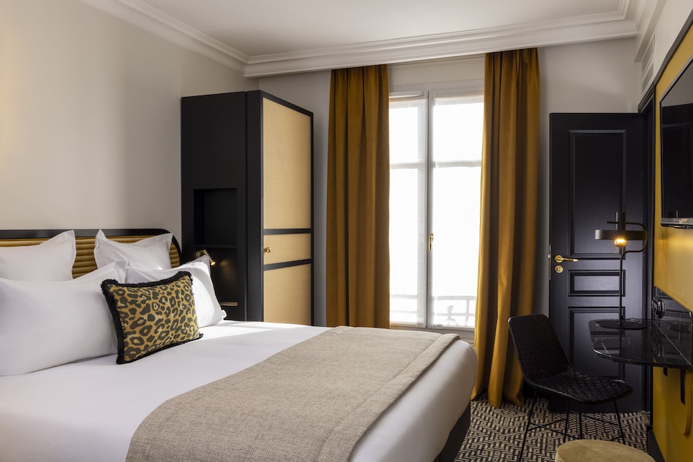 Grand Hotel Chicago 10/51