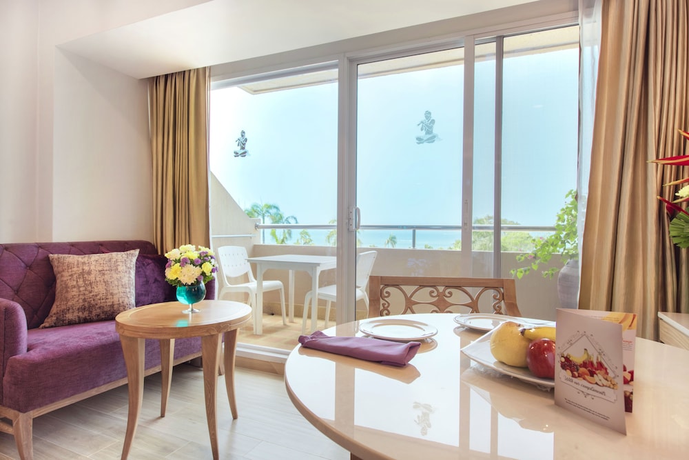 ROYAL CLIFF BEACH HOTEL 48/72