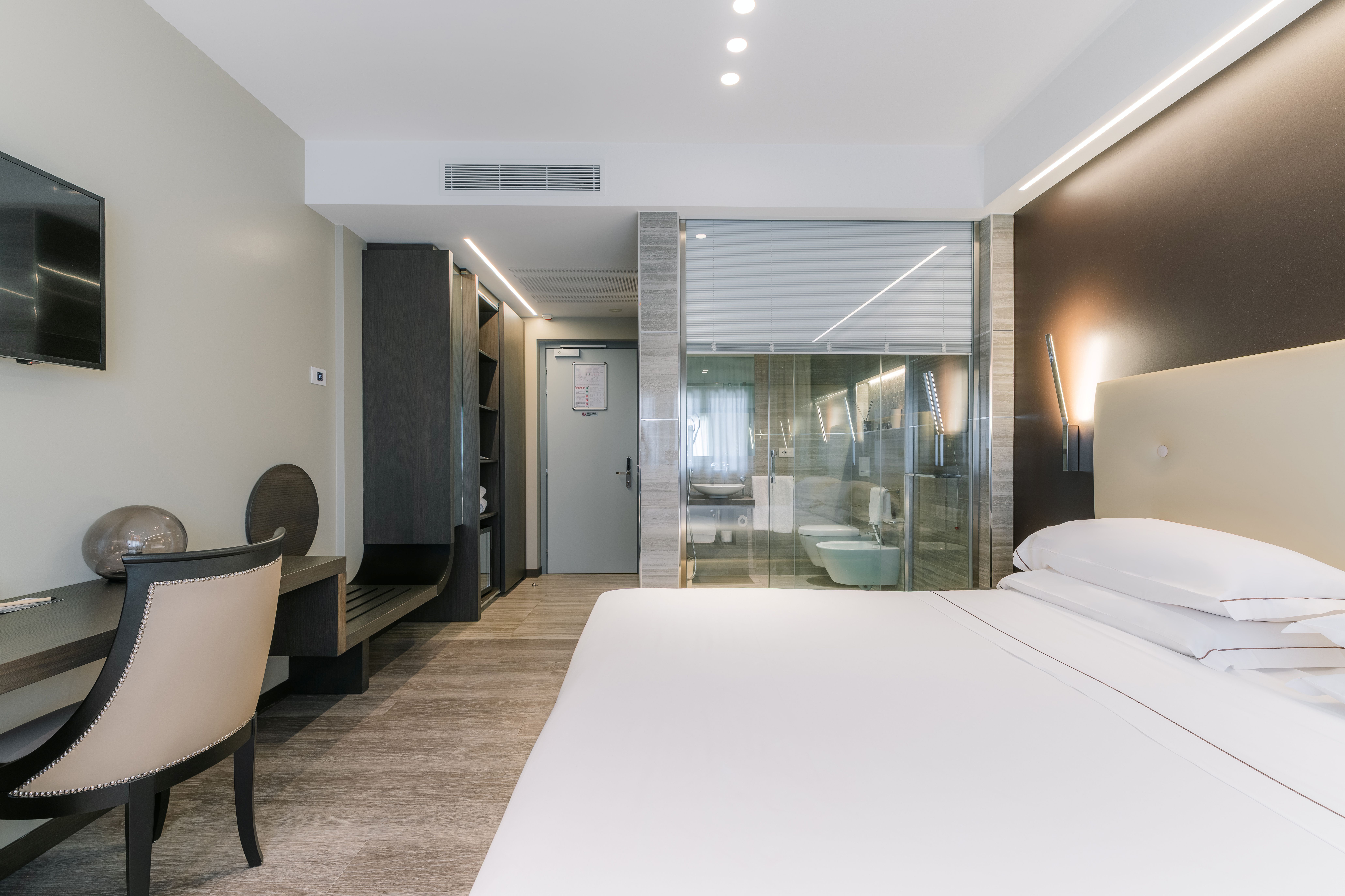 DELUXE, SINGLE, DOUBLE BED