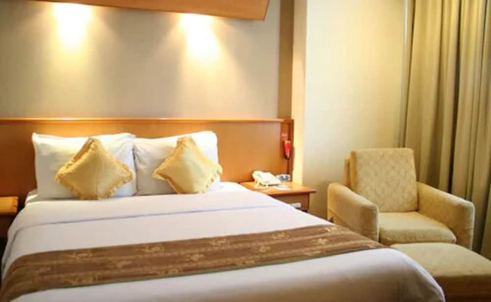 Hotel Pacific Balikpapan 7/25