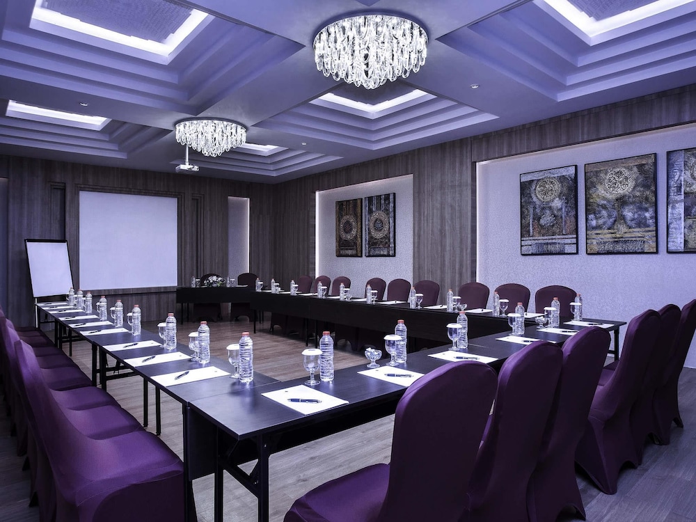 Grand Mercure Yogyakarta Adi Sucipto 57/70