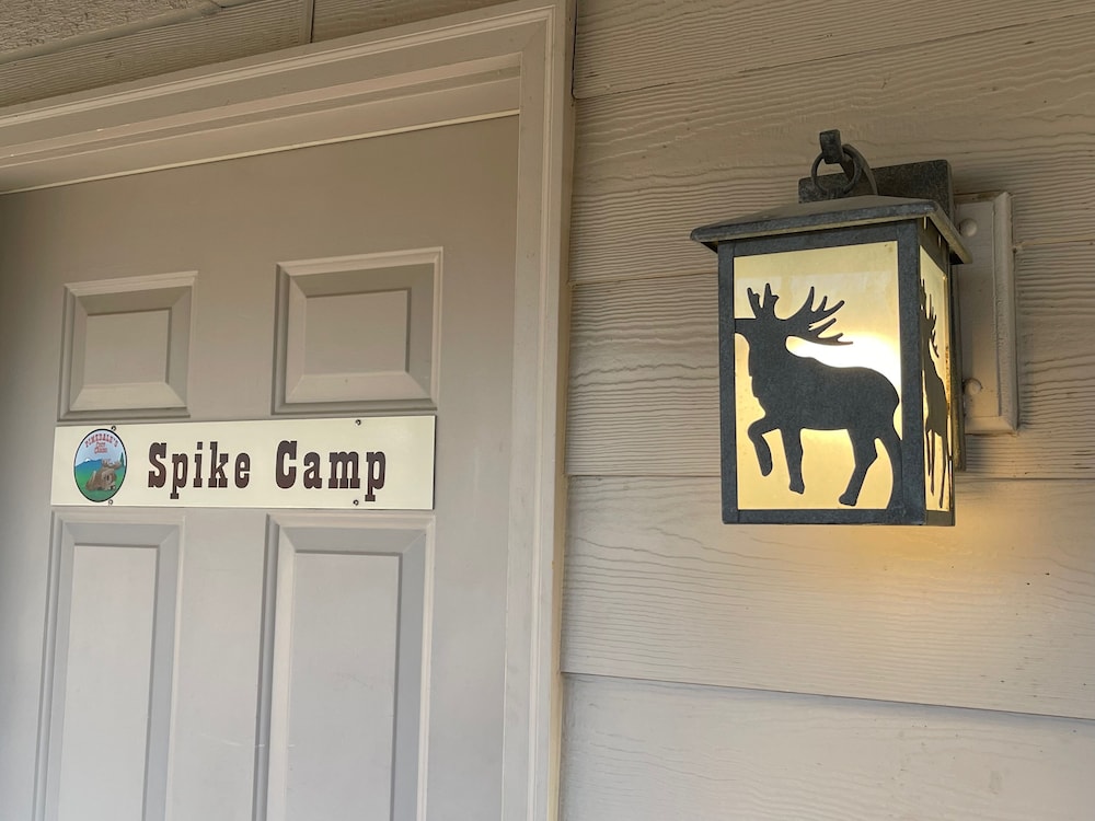 Pinedale Cozy Cabins 7/27