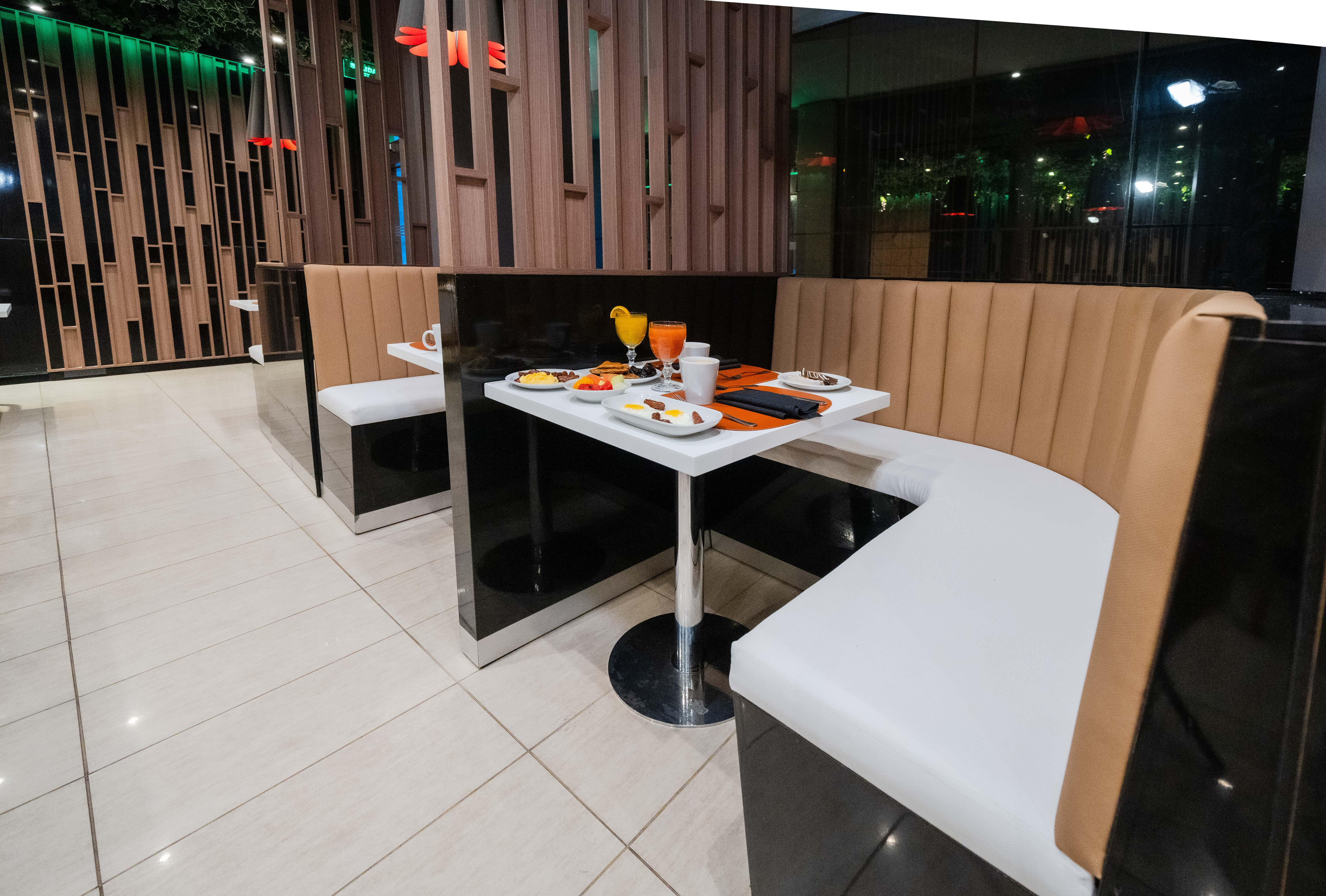 Holiday Inn Rosario 60/80