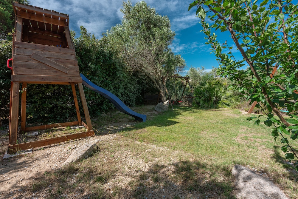 Palau Green Village 66/68