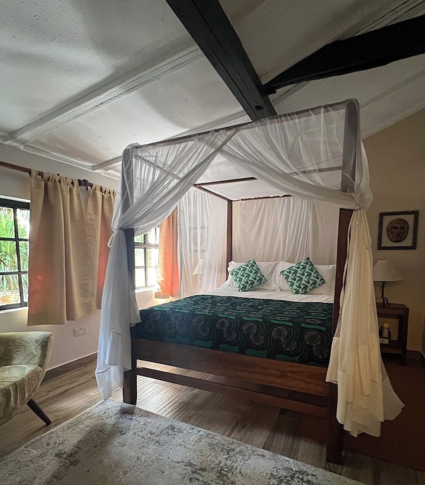 Mount Meru Game Lodge 25/50