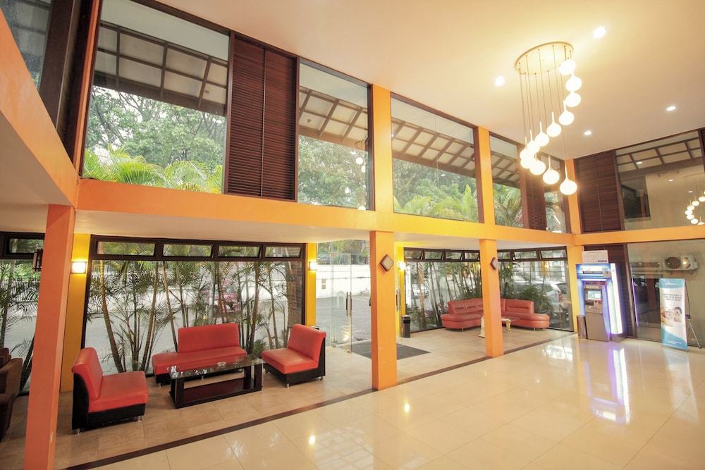 Lobby at Collection O 295 Grha Ciumbuleuit Guest House, BANDUNG