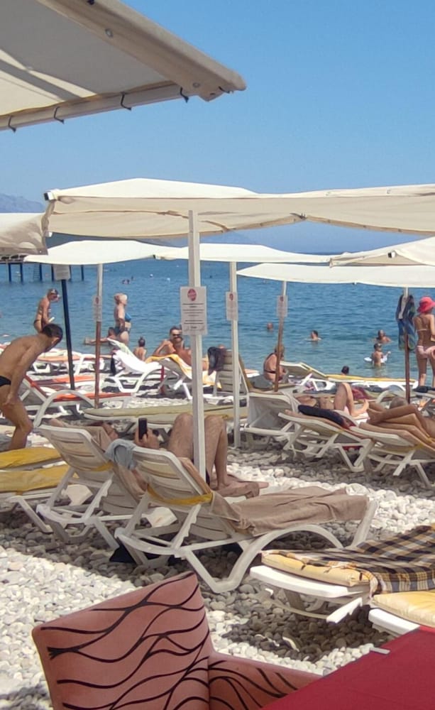 Romeo Beach Hotel 38/46
