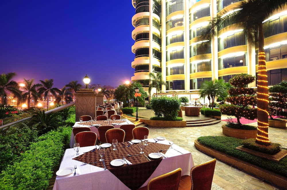 Royal Marina Plaza 50/60
