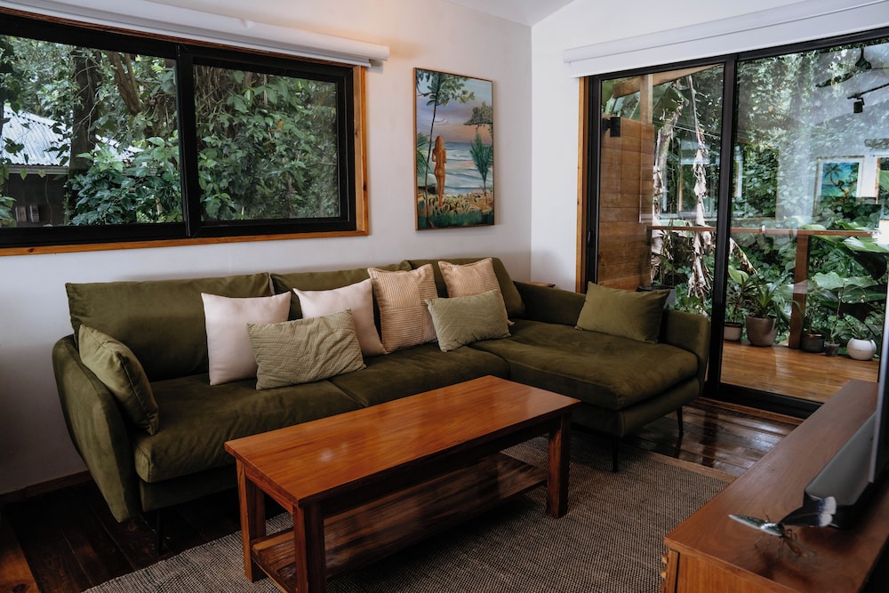 Palmar Beach Lodge 48/68