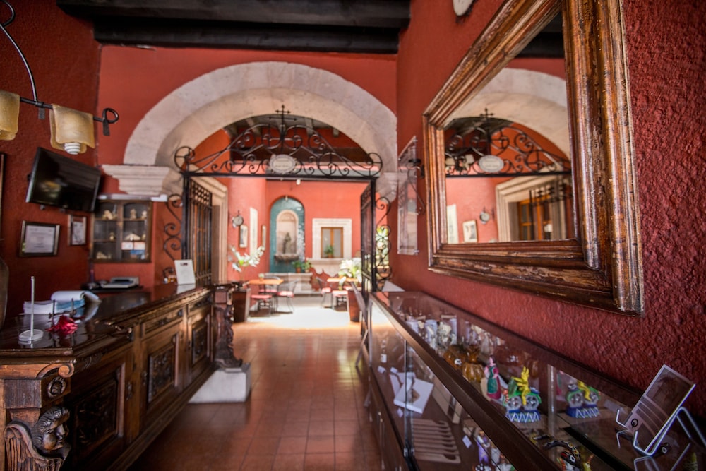 Portico Cultural Hotel 48/63
