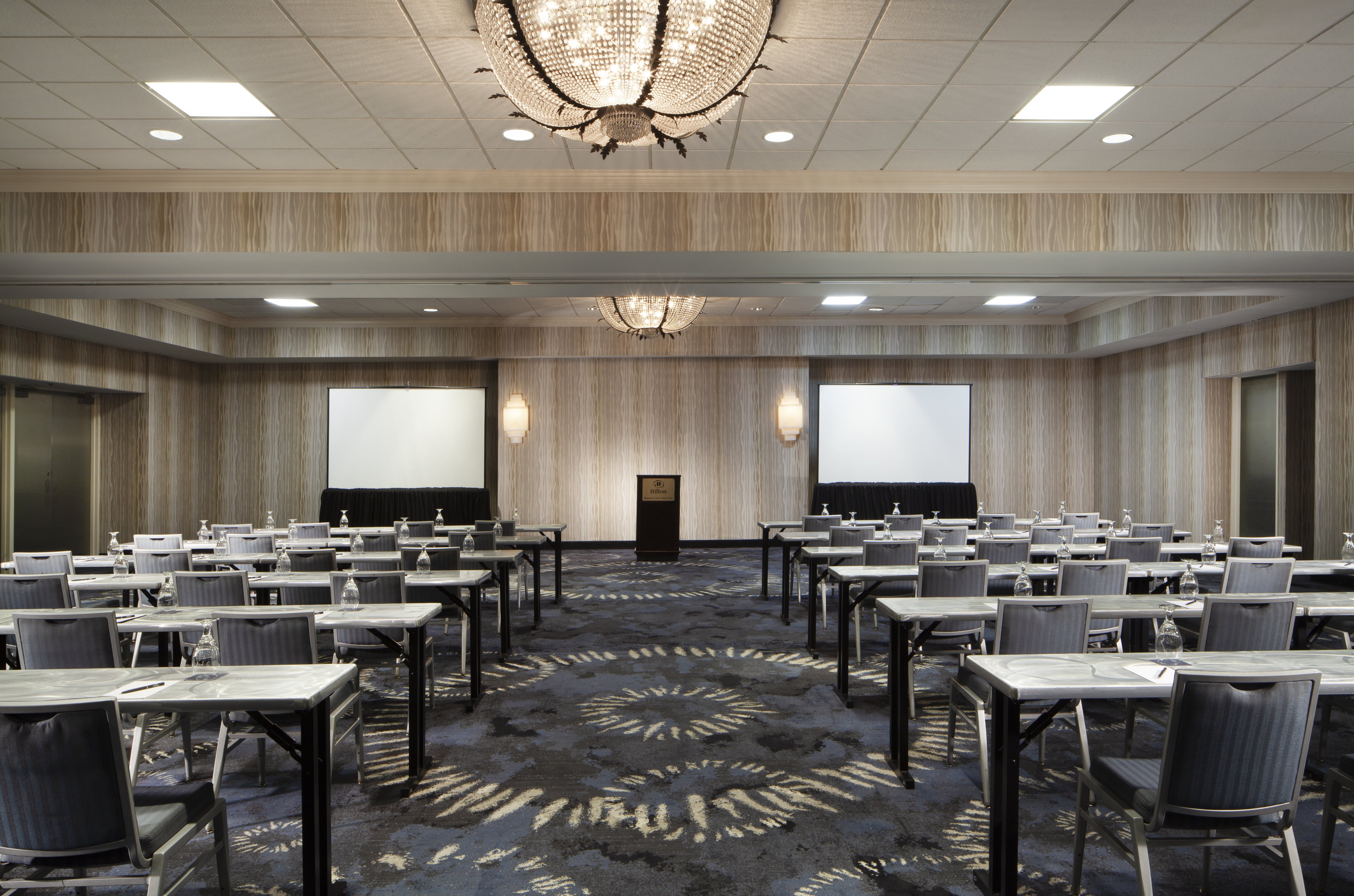 Compass Hotel Nassau Bay 40/65