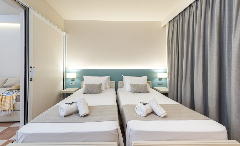 Ilios Hotel 25/47