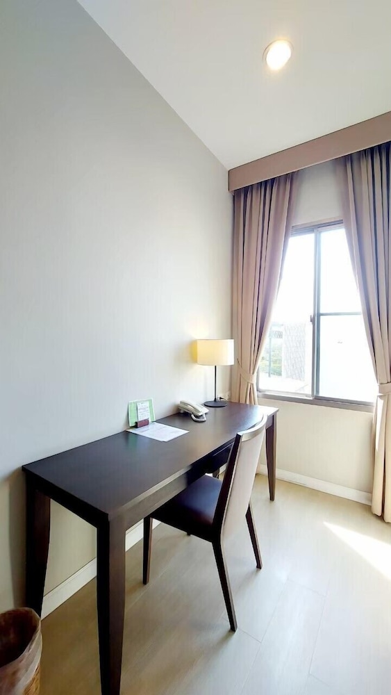 J. Park Hotel 46/62