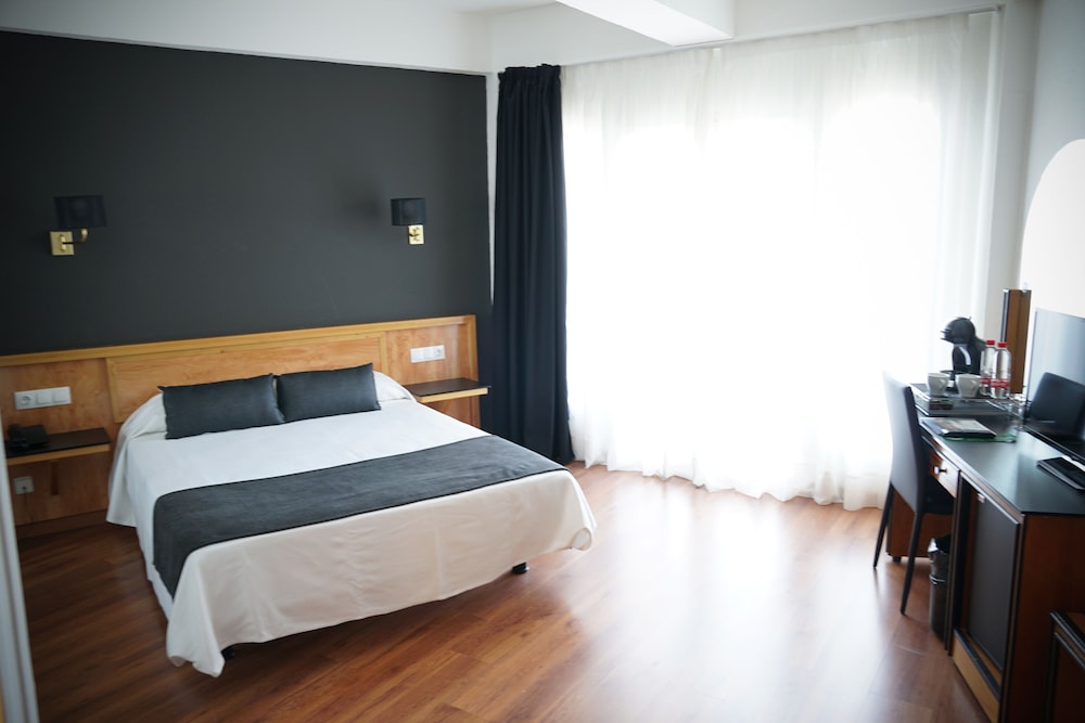 Ohtels Gran Hotel Almeria 12/50