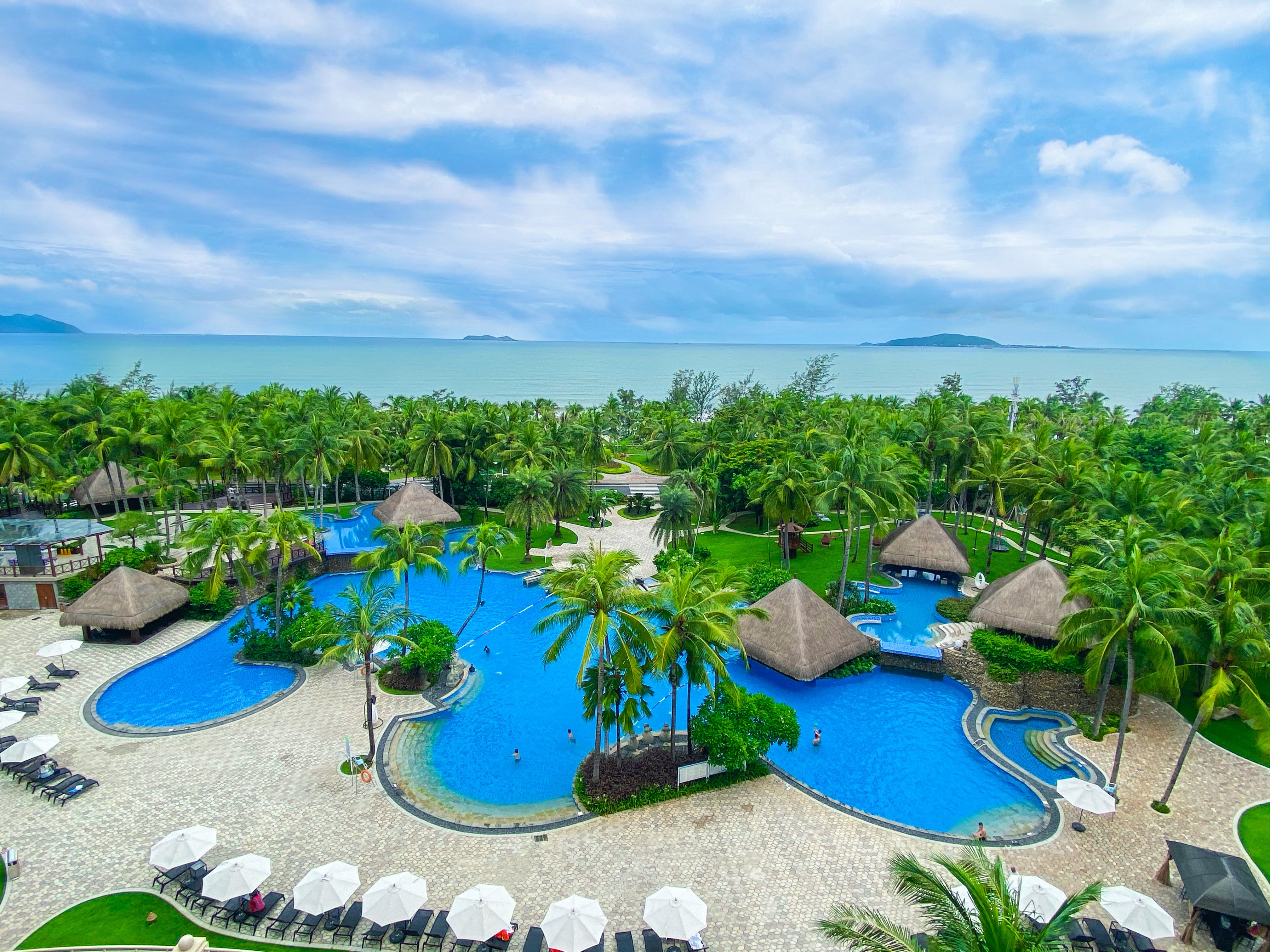 HOLIDAY INN RESORT SANYA BAY 47/50