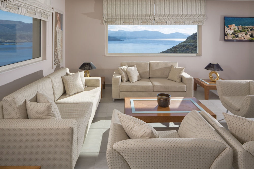 Princess Kyniska Suites 43/65