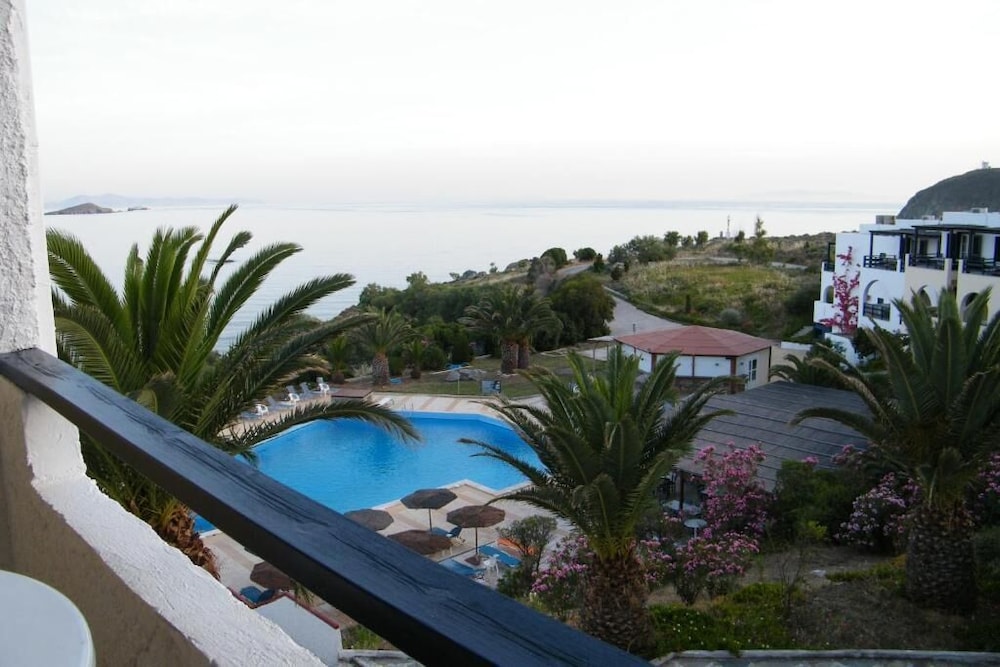Andros Holiday Hotel 63/68