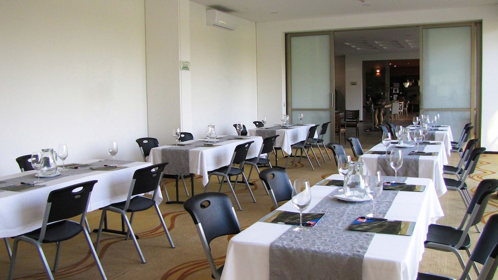 Mg Hotels Suites 46/52