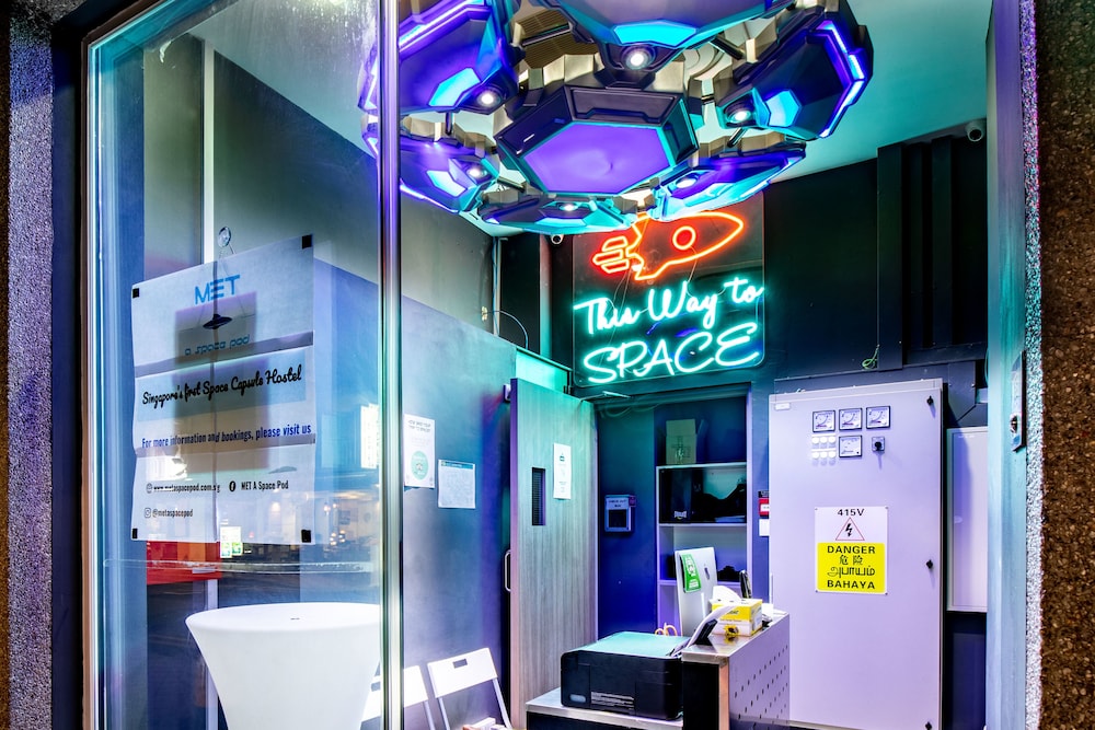 Met A Space Pod @ Arab Street 5/50