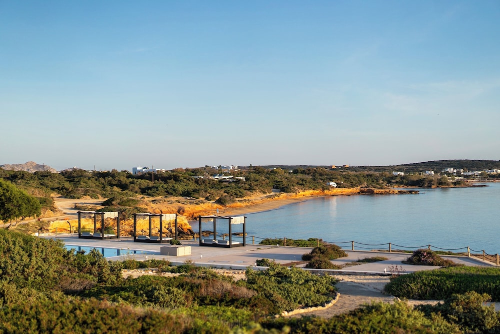 AMBASSADOR LUXURY VILLAS 40/50