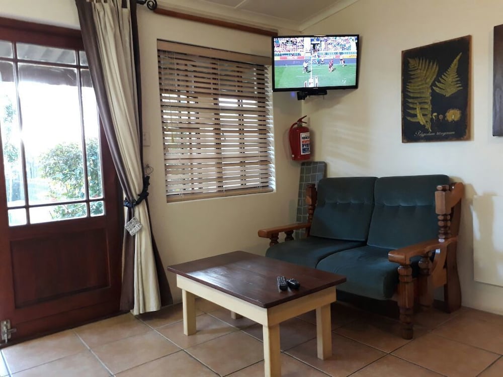 Gansbaai Town Lodge 12/26