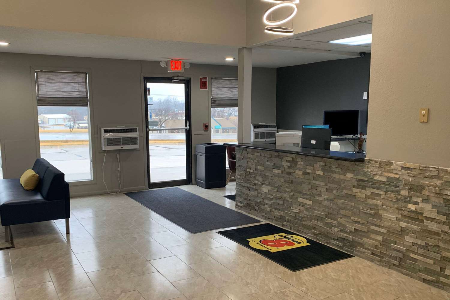 Super 8 By Wyndham Kirksville 7/19