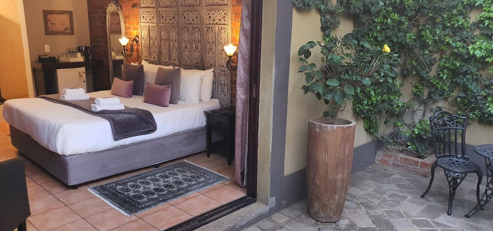 Accolades Boutique Venue 20/49