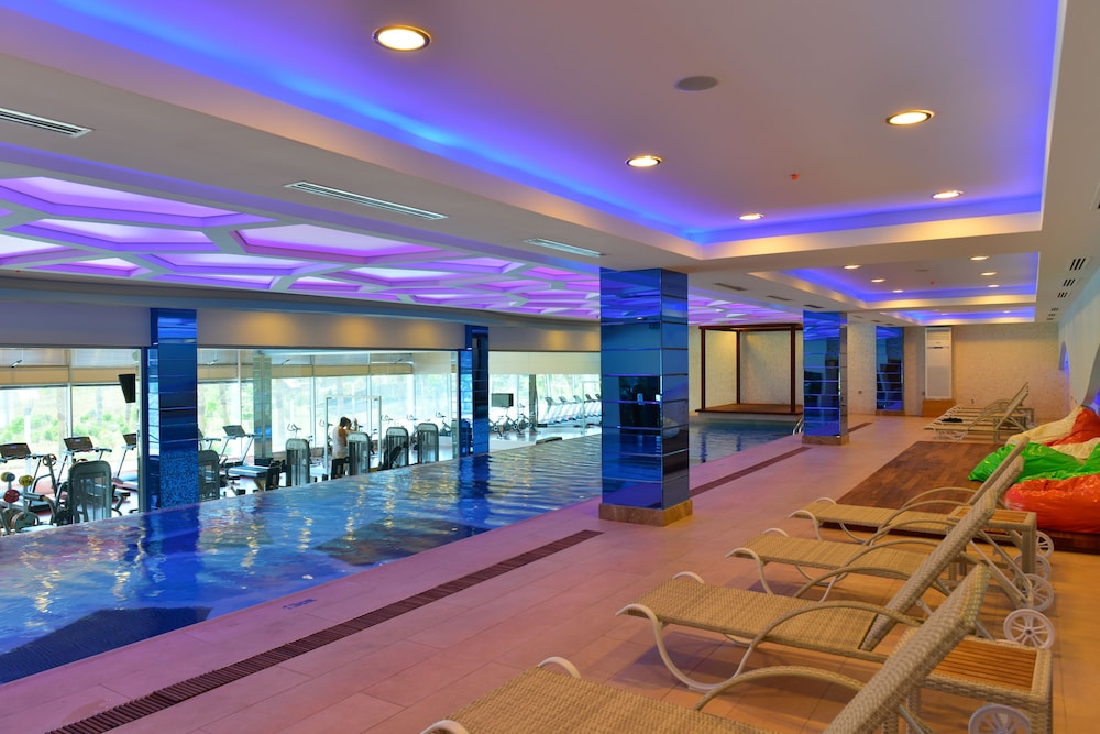 Azura Park Tourism Complex 39/75