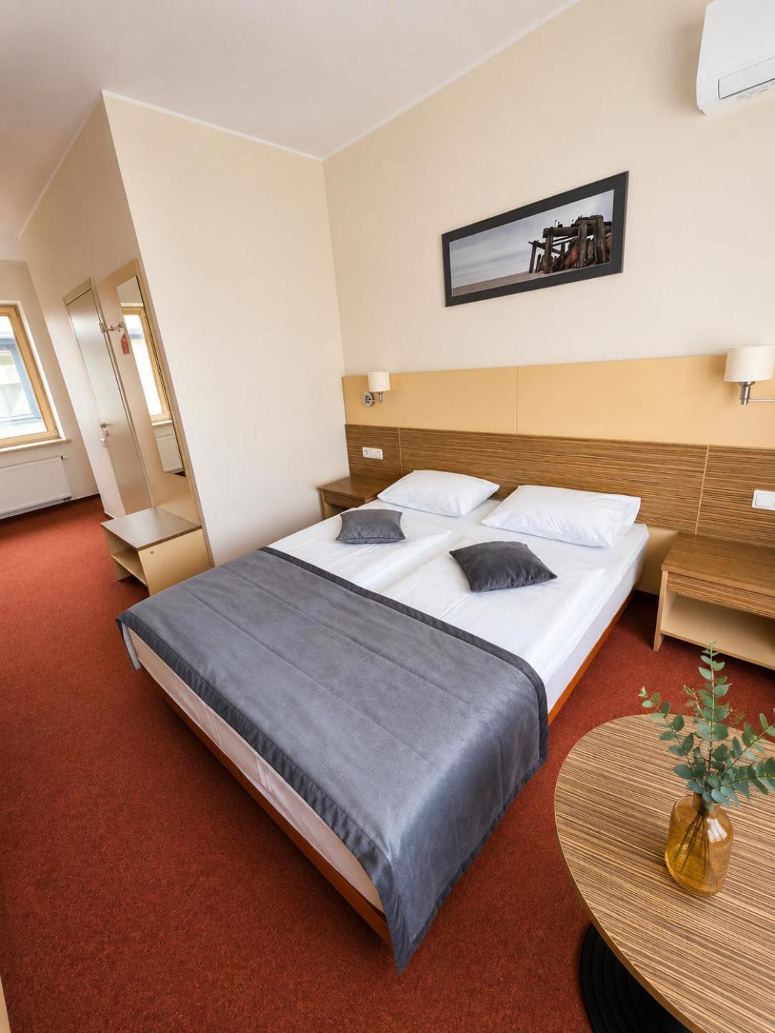 INFO HOTEL 11/50