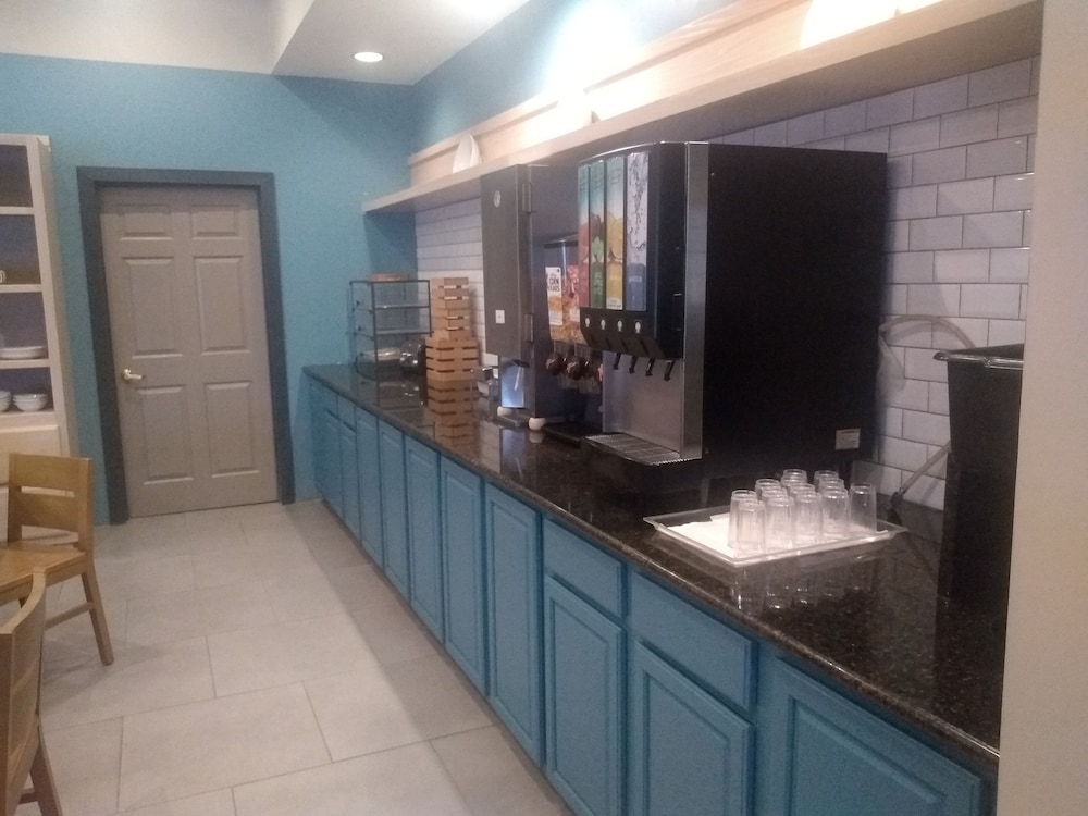 Portage Inn & Suites 11/26
