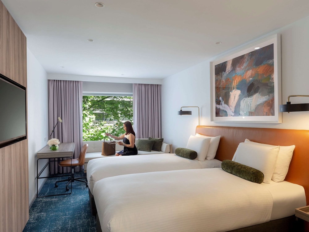 Novotel Sydney Darling Square 23/65