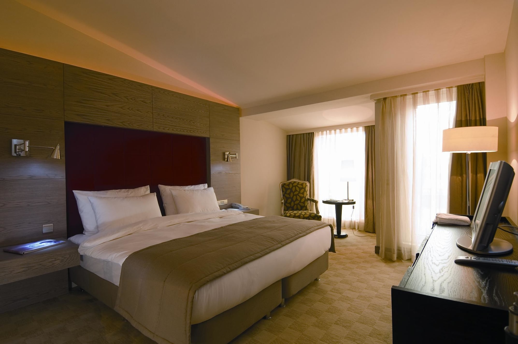 SUPERIOR, DOUBLE BED