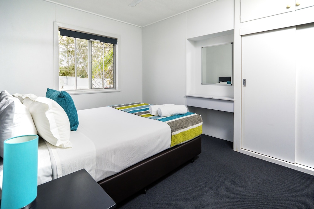 The Beach Motel Hervey Bay 9/72
