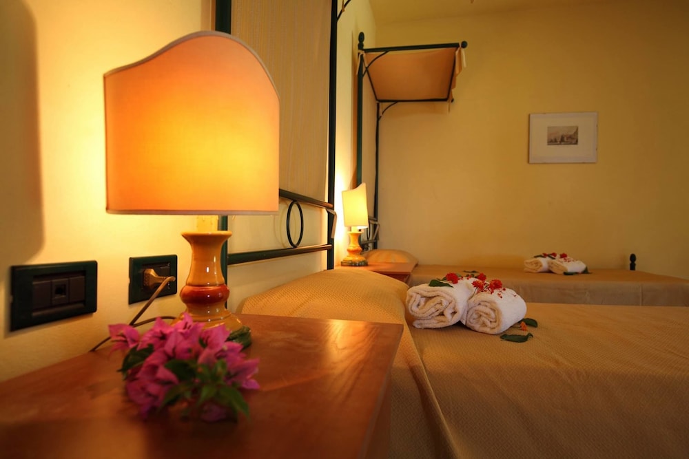 Marina Del Marchese Beach Resort 49/62