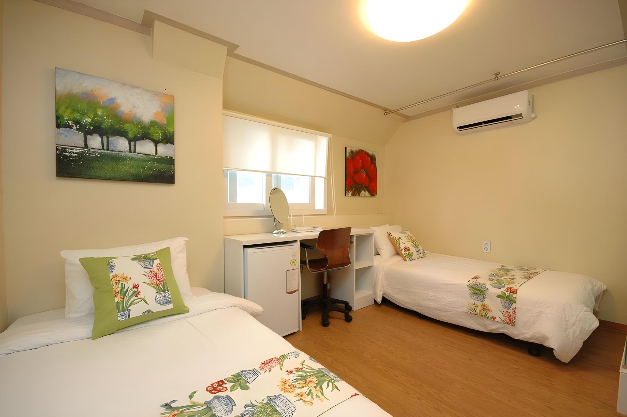 DELUXE, DOUBLE BED