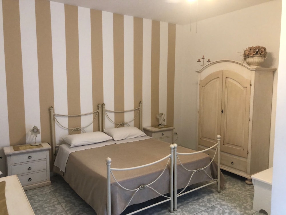 ROOM, TRIPLE, BALCONY