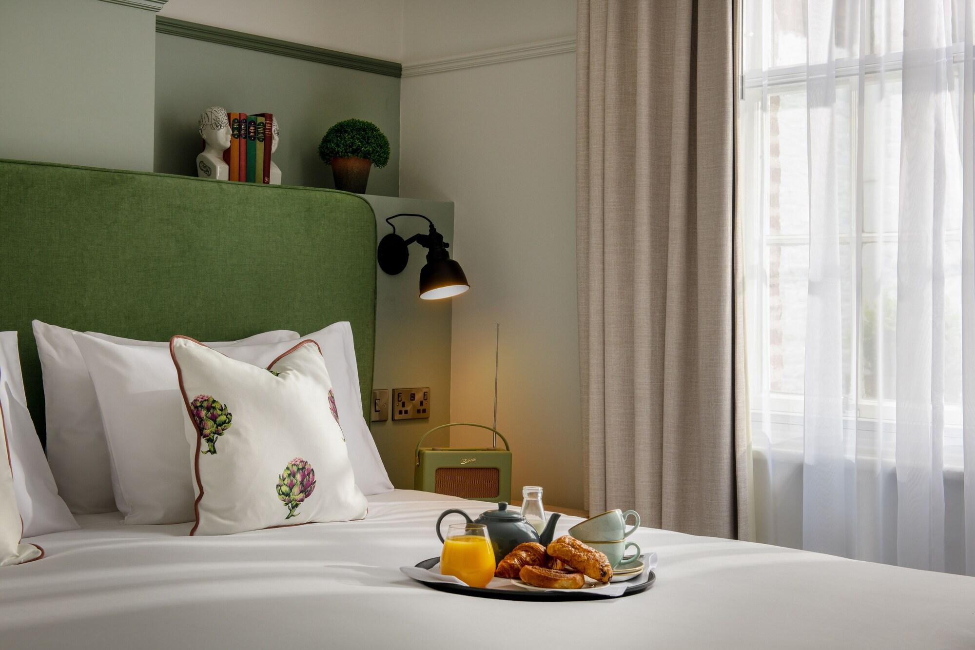 غرفة بريميير بسرير مزدوج، Lady Anne Middletons Hotel 3/3