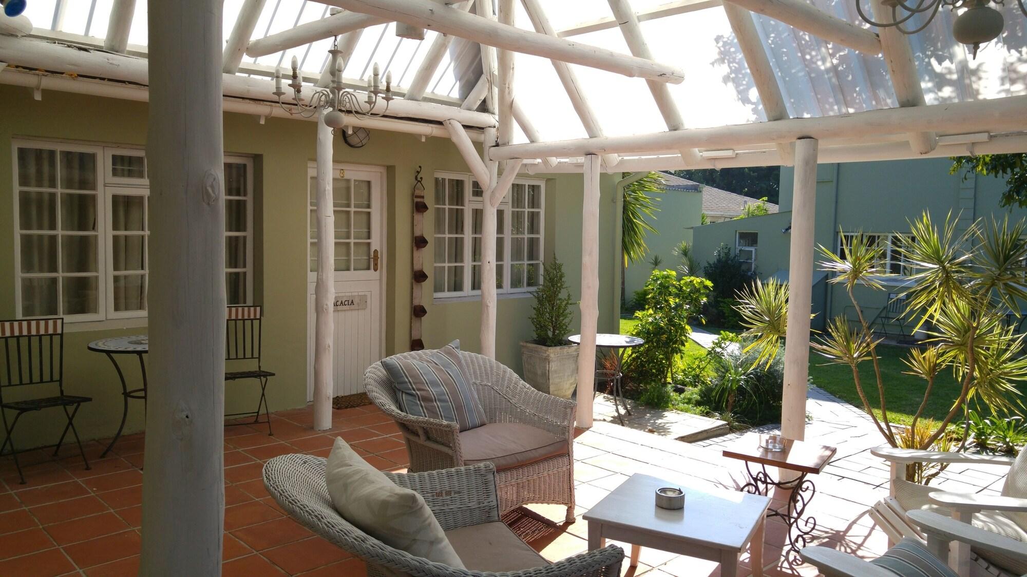 Lodge On Main Guest House 44/60