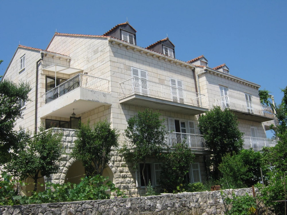 HOTEL APARTMENTS IVICA 1/50