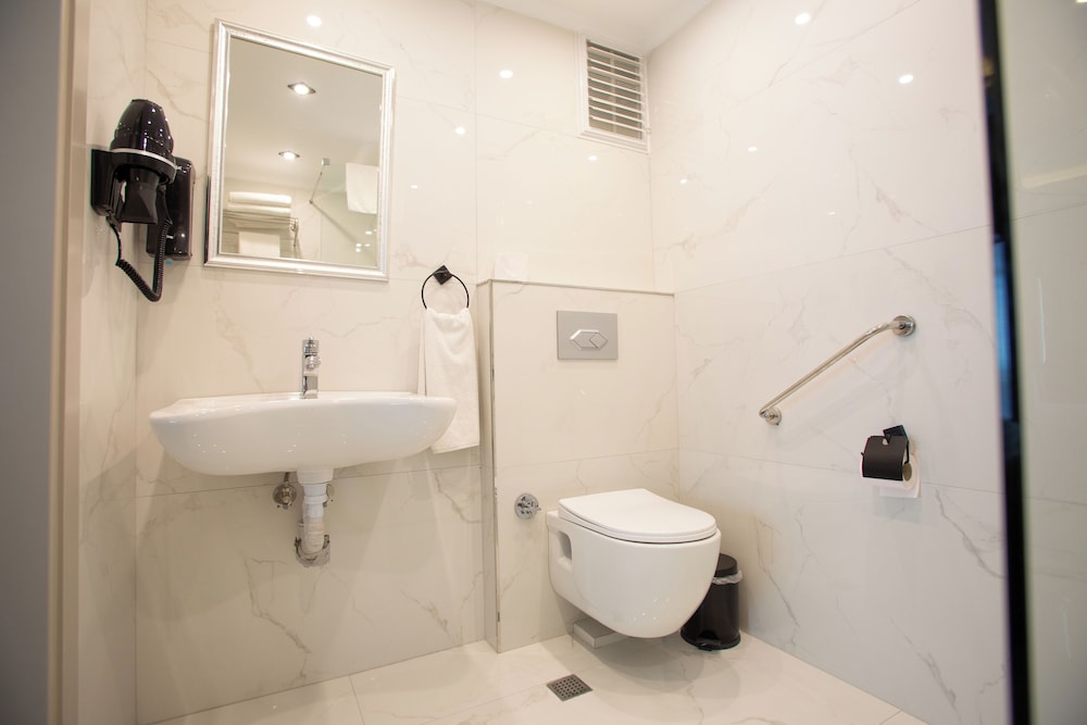 Prusias Otel 34/38