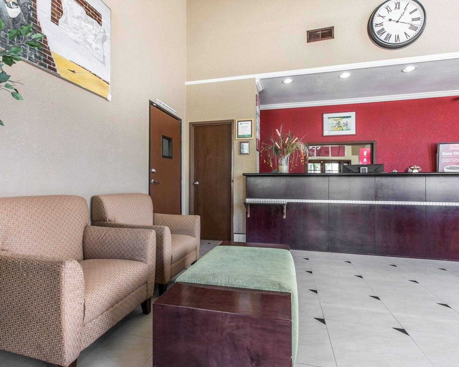 Econo Lodge Inn & Suites Fallbrook Downtown 5/31