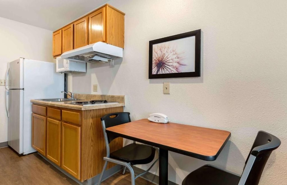 Studio 6 Extended Stay El Paso East TX 41/54