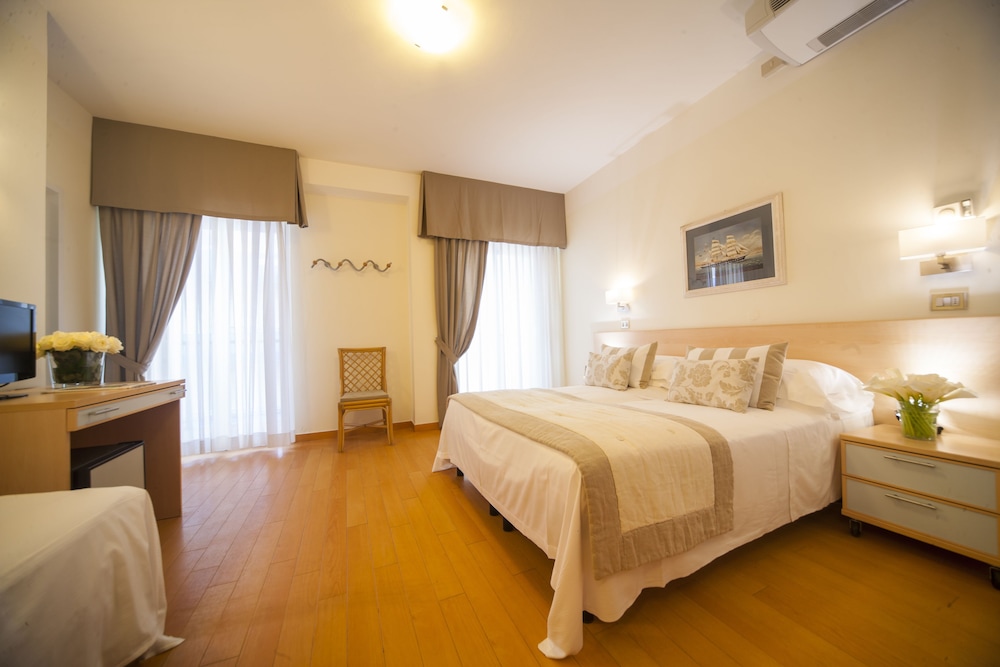 Hotel Mon Cheri 27/73