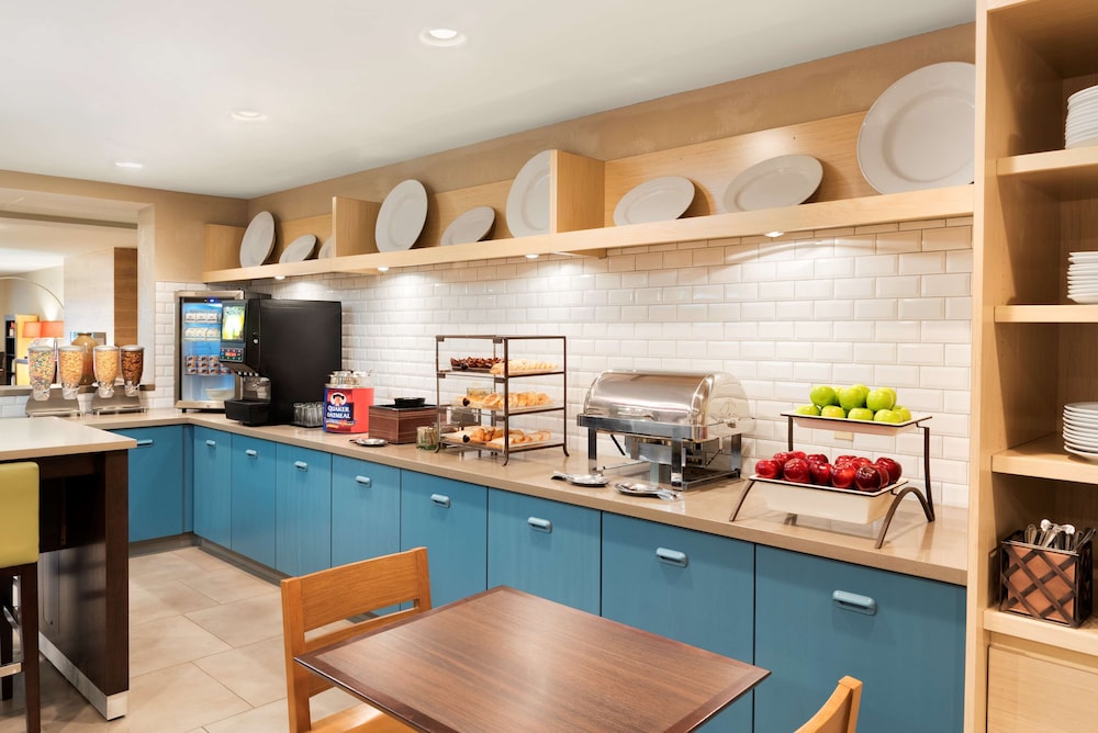 Country Inn Suites By Radisson Cedar Rapids Airport Ia 36/42
