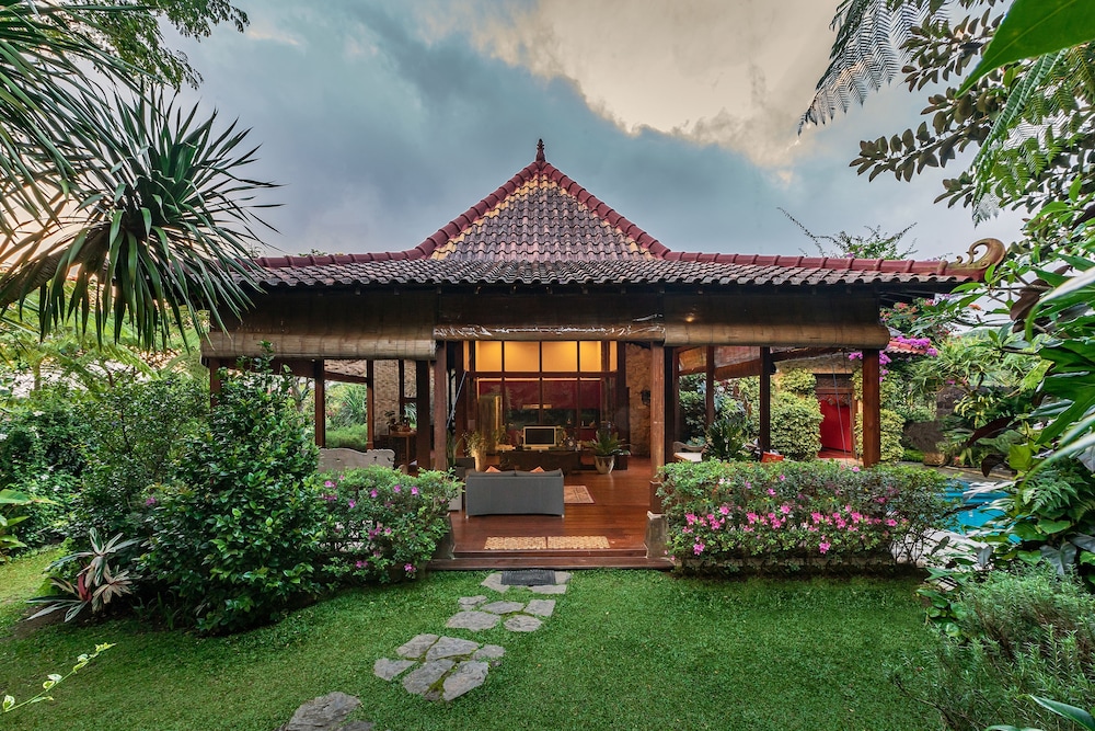 Villa Mulyono 24/28