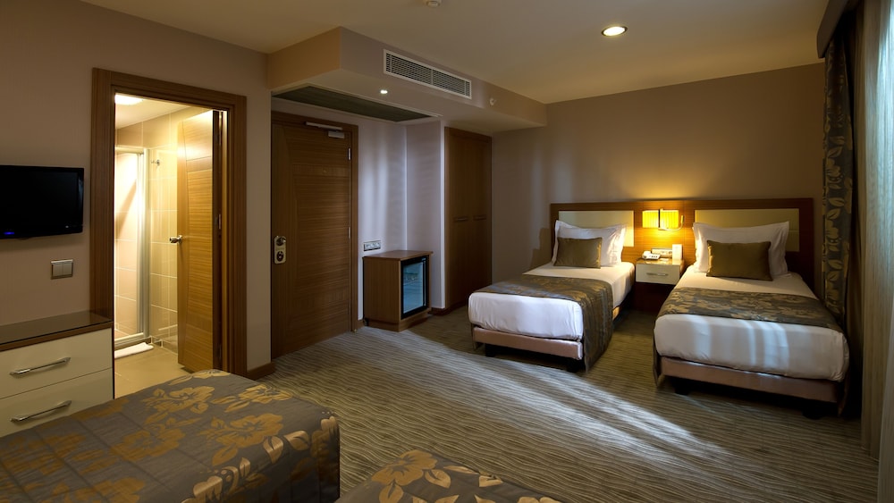 YASMAK COMFORT HOTEL 6/32