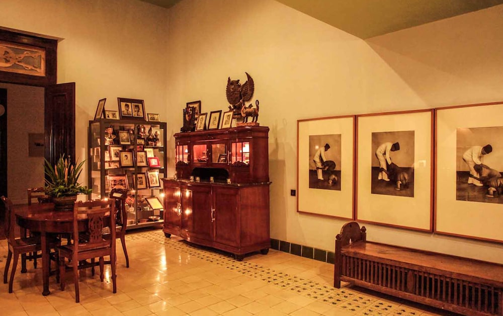 Hotel Tugu Blitar 6/67
