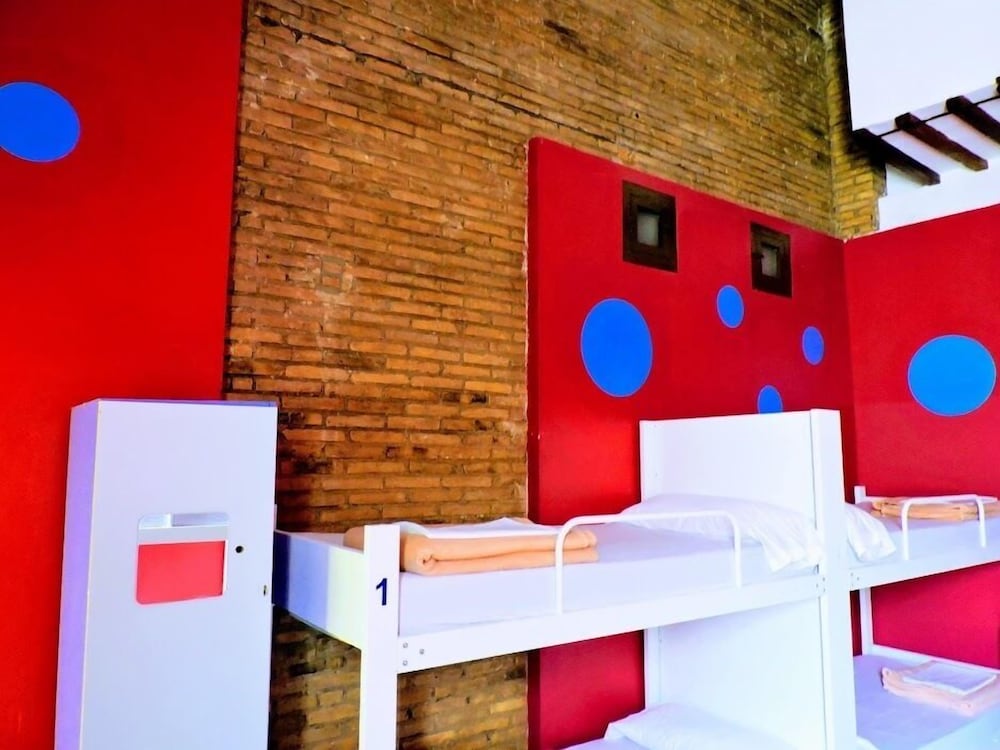 Purple Nest Hostel 53/60