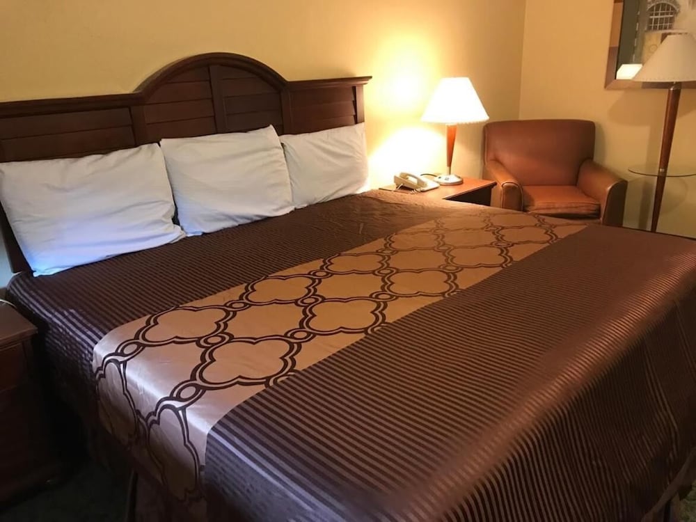 Alvin Extended Stay 22/62