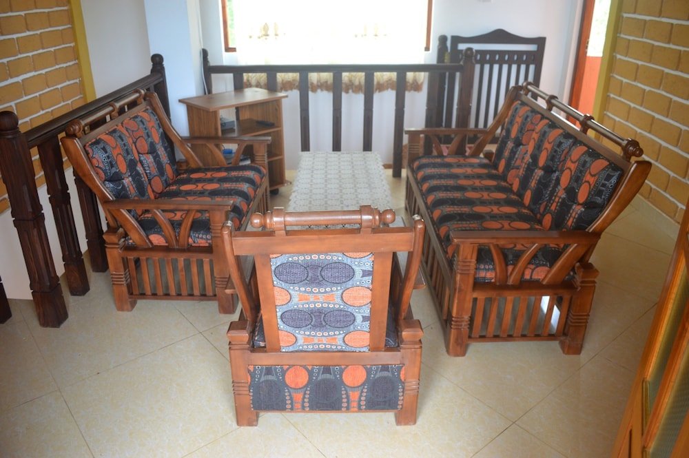 Shyni Tourist Guesthouse 11/17